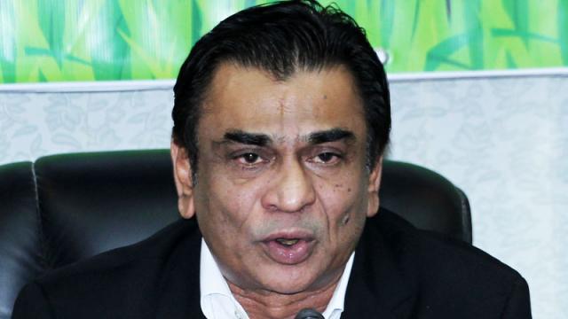 গোলরক্ষক ও টিম ম্যানেজমেন্টে সমস্যা দেখছেন সালাউদ্দীন