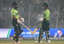 দক্ষিণ আফ্রিকাকে ২ উইকেটে হারিয়ে ওয়ানডে সিরিজ শুরু করল পাকিস্তান