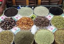 পোলাও চাল, ভোজ্যতেল, মুরগি, গরুর মাংস ও কিছু মসলার দাম বেড়েছে